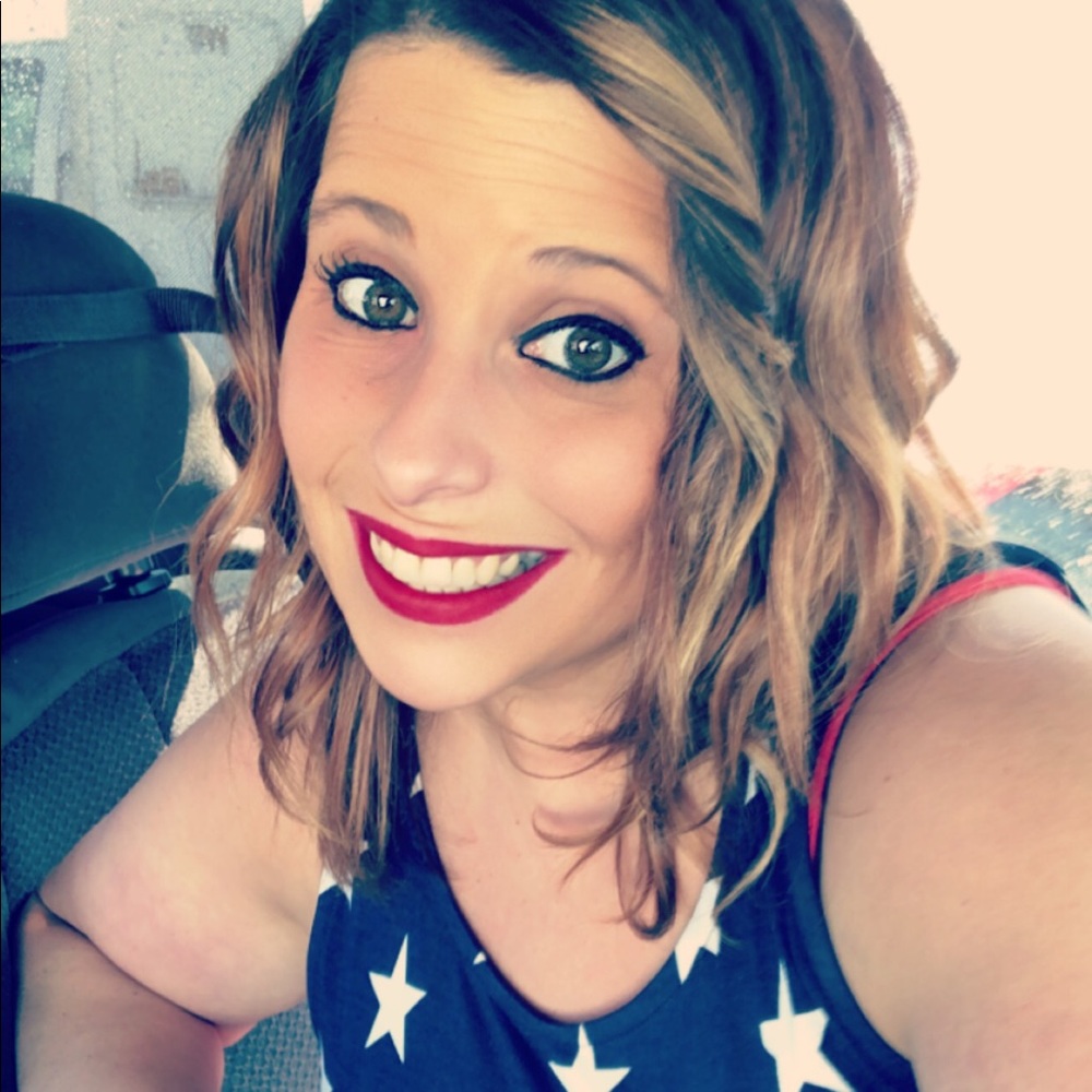 Meet your Posher, Ashley